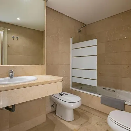 Luminous Puerto Banus, 2 Bedrooms And Parking Apartment