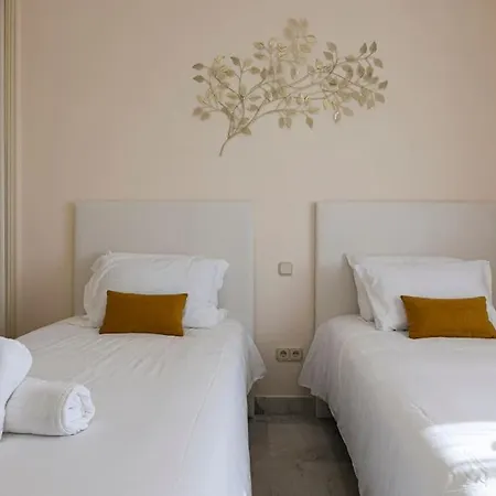 Luminous Puerto Banus, 2 Bedrooms And Parking Apartment Marbella