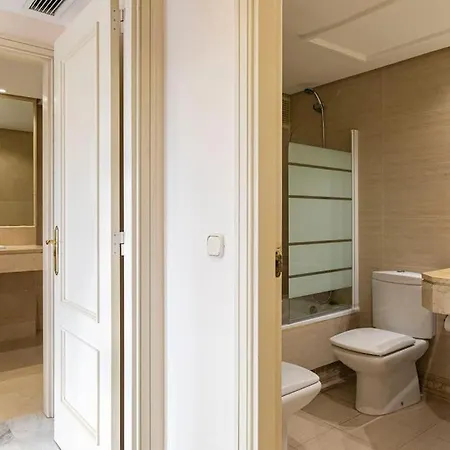 Luminous Puerto Banus, 2 Bedrooms And Parking *